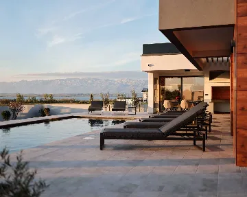 4-Bedroom Villa with Private Pool in Sabunike