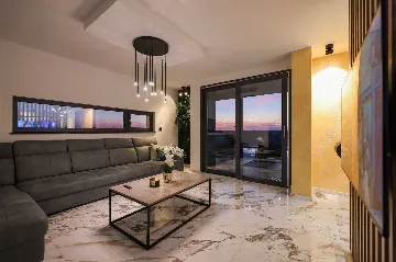 4-Bedroom Villa with Private Pool in Sabunike