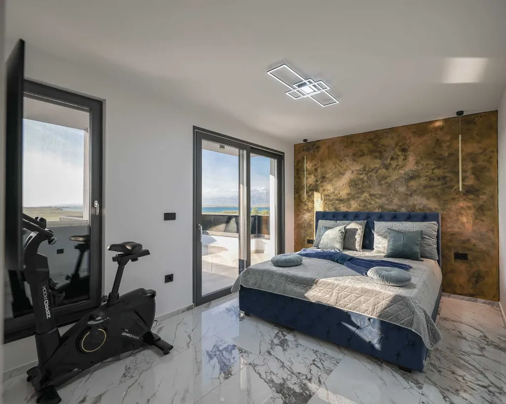 4-Bedroom Villa with Private Pool in Sabunike