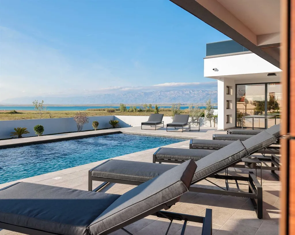4-Bedroom Villa with Private Pool in Sabunike