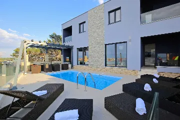 4-Bedroom Villa with Pool in Nin, Croatia