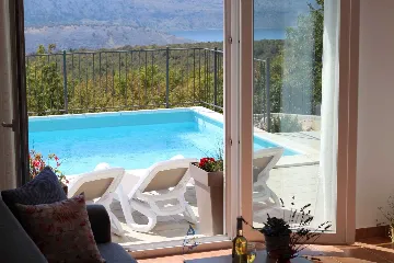 3-Bedroom Villa with Pool in Šmrika