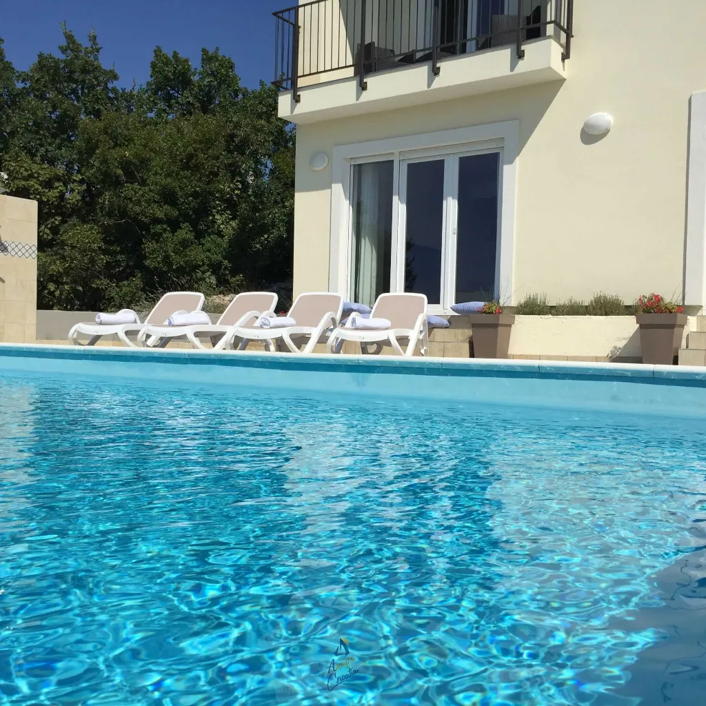 3-Bedroom Villa with Pool in Šmrika