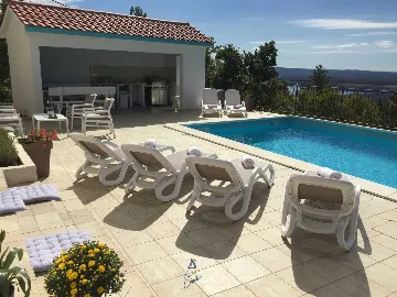 3-Bedroom Villa with Pool in Šmrika