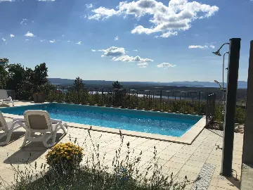 3-Bedroom Villa with Pool in Šmrika