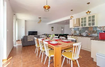 3-Bedroom Villa with Pool in Šmrika