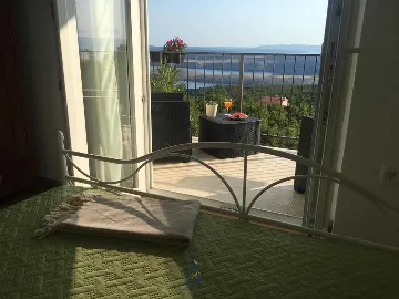 3-Bedroom Villa with Pool in Šmrika