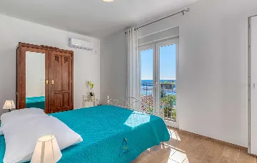 3-Bedroom Villa with Pool in Šmrika