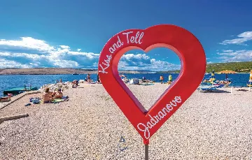 3-Bedroom Villa with Pool in Šmrika