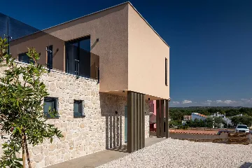 4-Bedroom Villa in Tar with Pool for 10 Guests