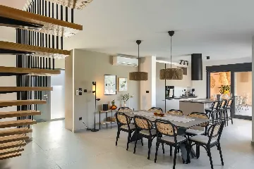 4-Bedroom Villa in Tar with Pool for 10 Guests