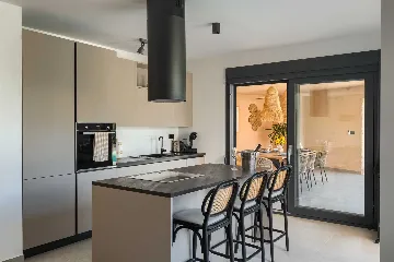 4-Bedroom Villa in Tar with Pool for 10 Guests