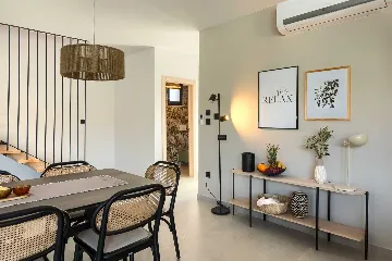 4-Bedroom Villa in Tar with Pool for 10 Guests