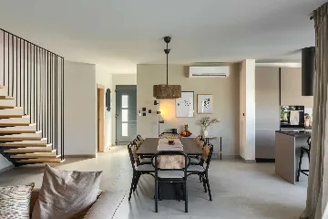 4-Bedroom Villa in Tar with Pool for 10 Guests