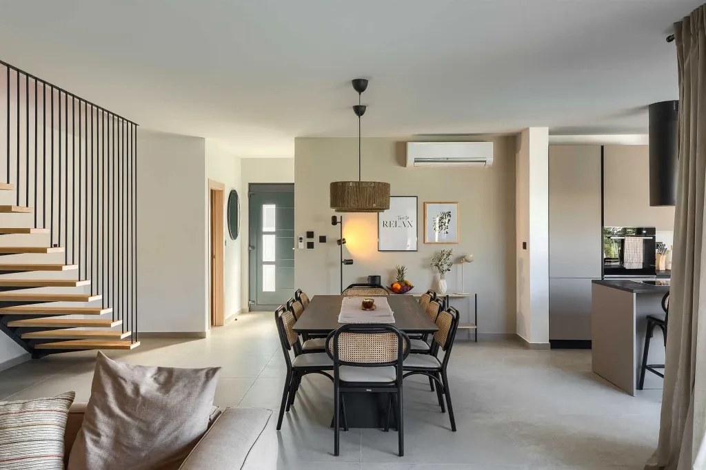 4-Bedroom Villa in Tar with Pool for 10 Guests