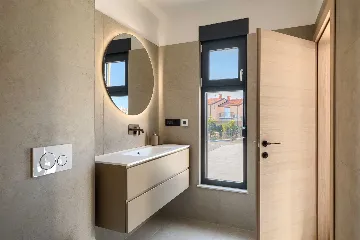 4-Bedroom Villa in Tar with Pool for 10 Guests