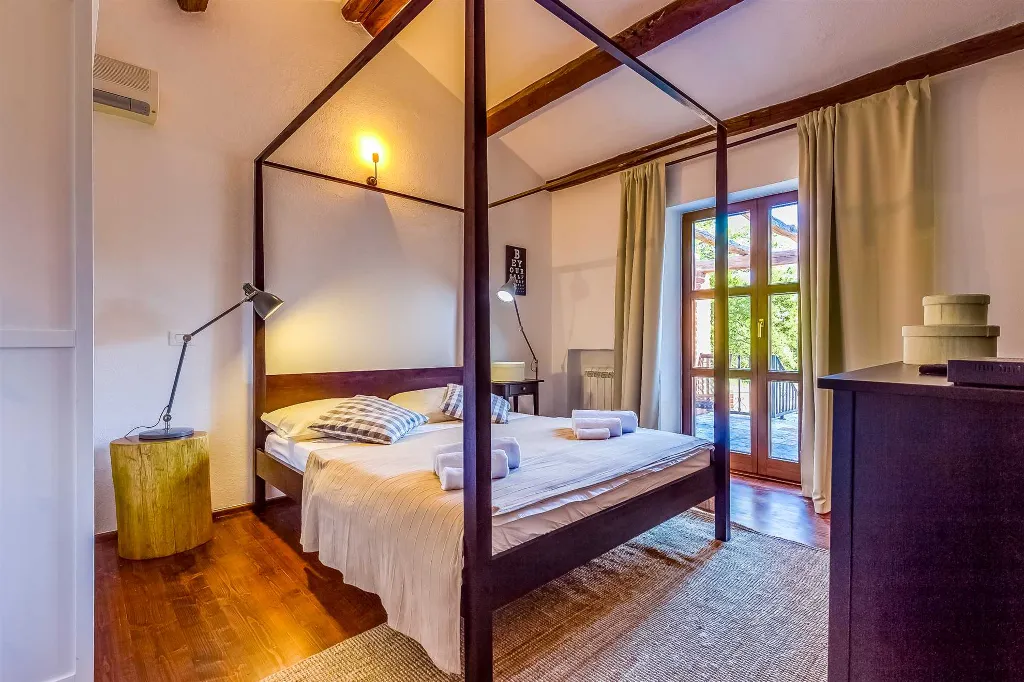 4-Bedroom Villa with Pool and Big Garden in Višnjan