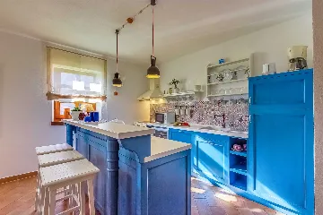 4-Bedroom Villa with Pool and Big Garden in Višnjan