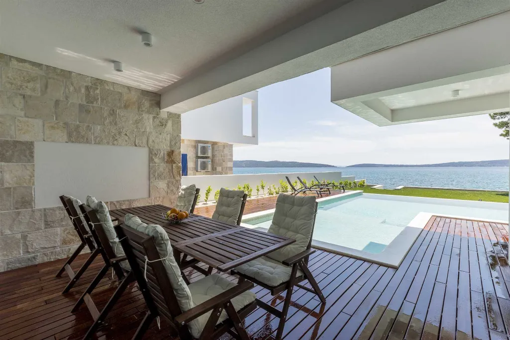 4-Bedroom Villa in Kaštela with Infinity Pool