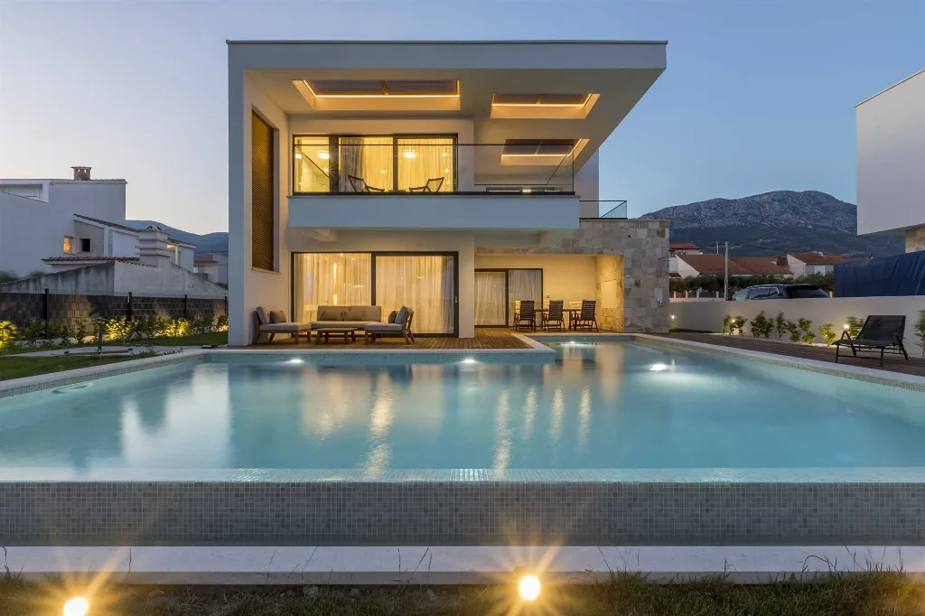 4-Bedroom Villa in Kaštela with Infinity Pool