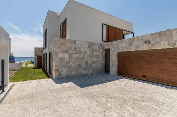 4-Bedroom Villa in Kaštela with Infinity Pool
