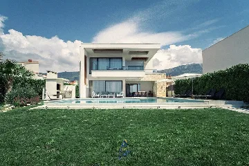 4-Bedroom Villa in Kaštela with Infinity Pool