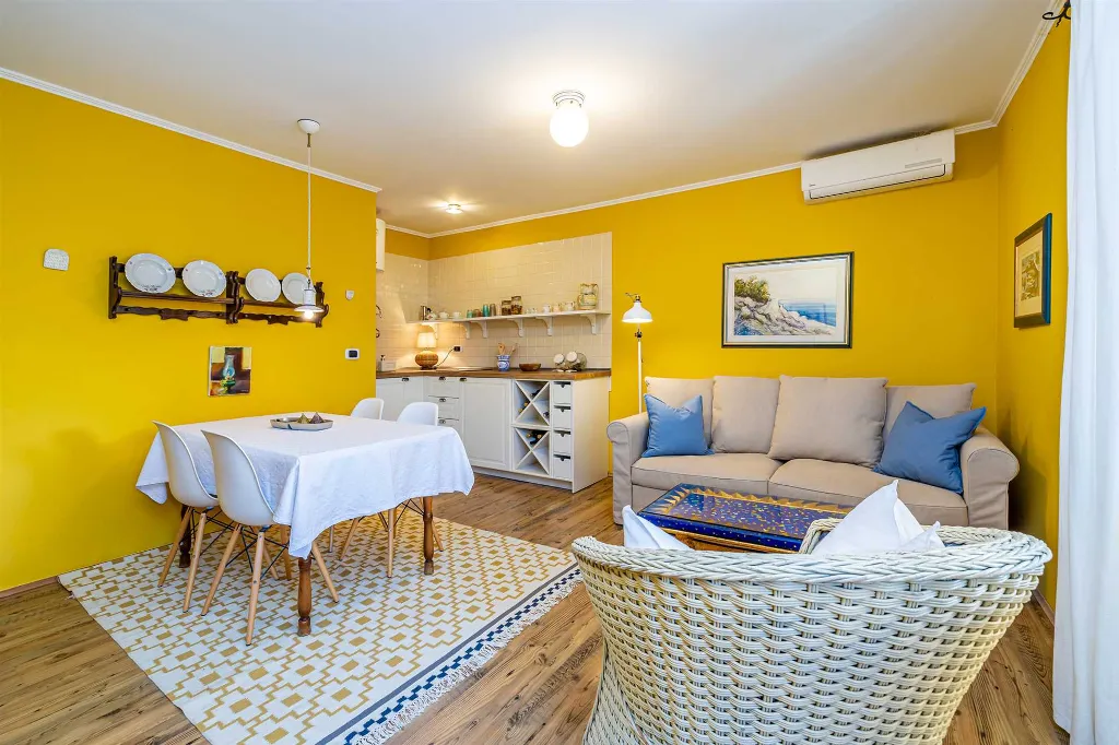 House with Private Pool and Tree House in Dobrinj