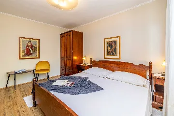 House with Private Pool and Tree House in Dobrinj