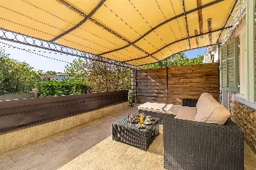 House with Private Pool and Tree House in Dobrinj