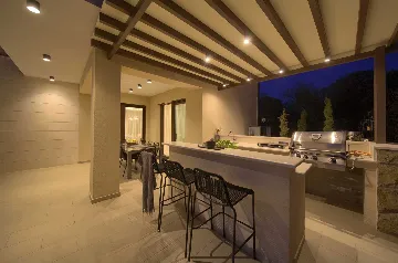 Villa for 12 Guests in Pinezići