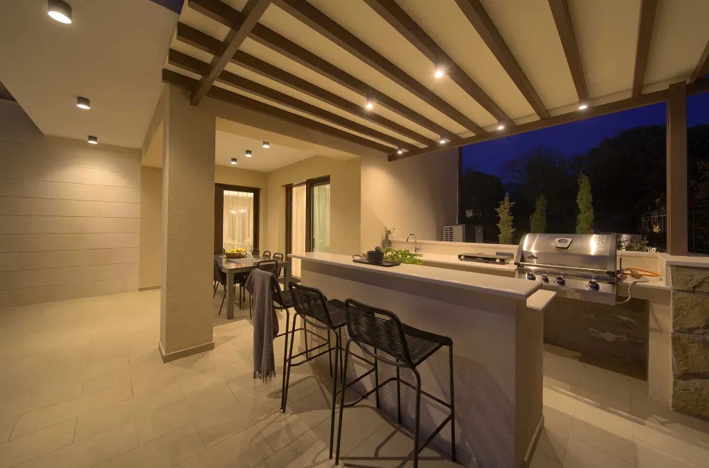 Villa for 12 Guests in Pinezići