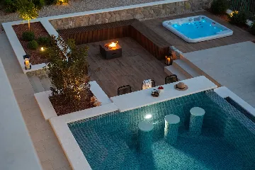 Villa for 12 Guests in Pinezići