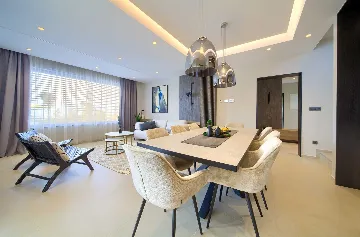 Villa for 12 Guests in Pinezići