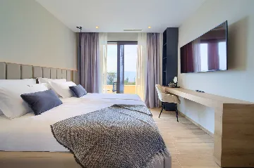 Villa for 12 Guests in Pinezići