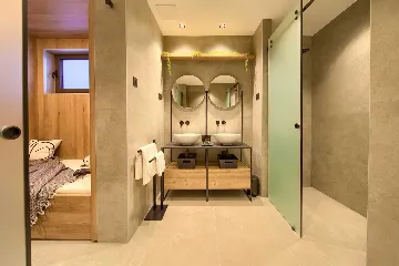 Villa for 12 Guests in Pinezići