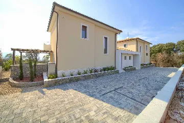 Villa for 12 Guests in Pinezići