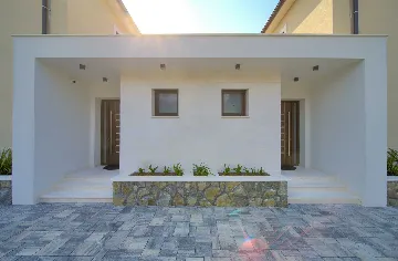 Villa for 12 Guests in Pinezići