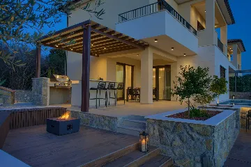 4-Bedroom Villa in Pinezići for 12 Guests