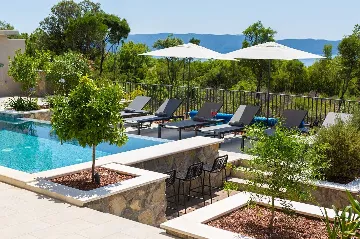4-Bedroom Villa in Pinezići for 12 Guests