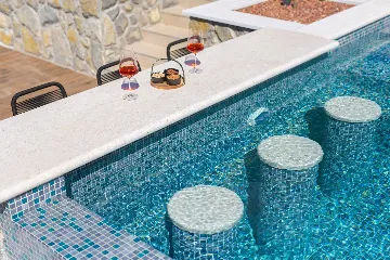 4-Bedroom Villa in Pinezići for 12 Guests