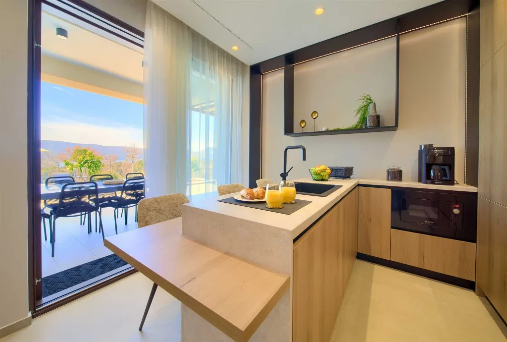4-Bedroom Villa in Pinezići for 12 Guests