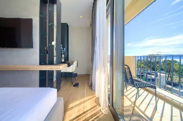 4-Bedroom Villa in Pinezići for 12 Guests