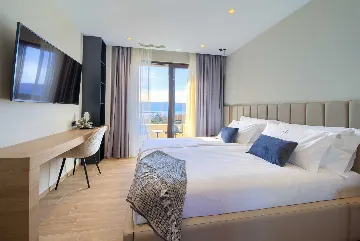 4-Bedroom Villa in Pinezići for 12 Guests