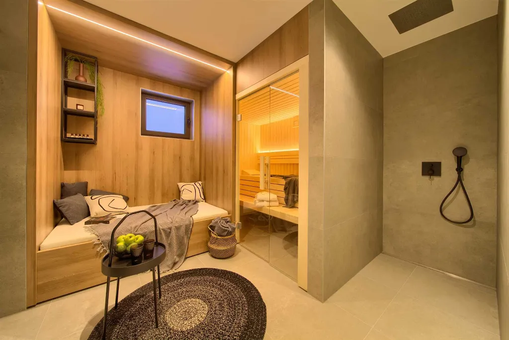 4-Bedroom Villa in Pinezići for 12 Guests