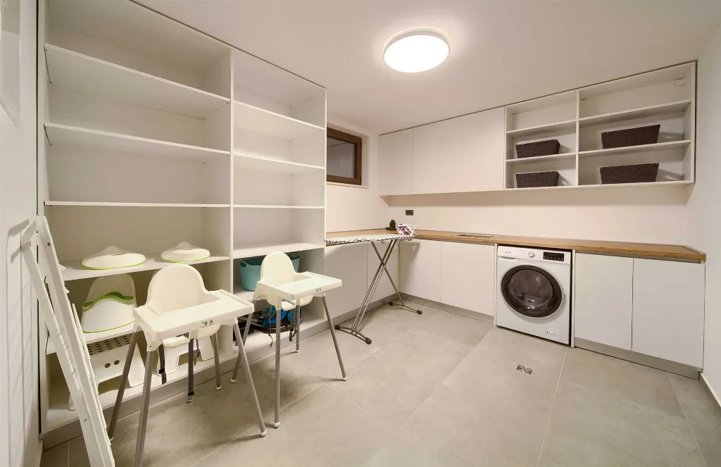4-Bedroom Villa in Pinezići for 12 Guests