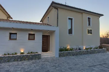 4-Bedroom Villa in Pinezići for 12 Guests