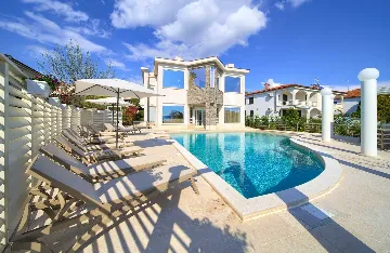 Harmony Retreat Villa with Heated Pool, Pinezići