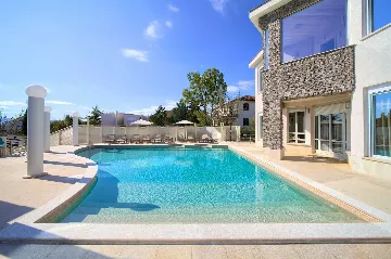 Harmony Retreat Villa with Heated Pool, Pinezići