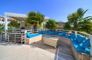 Harmony Retreat Villa with Heated Pool, Pinezići