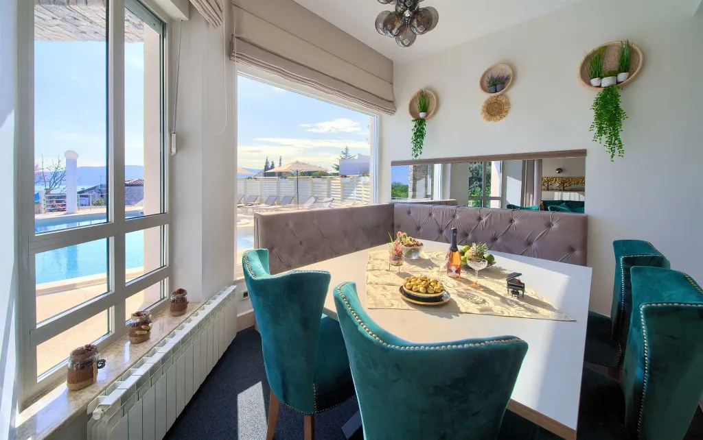 Harmony Retreat Villa with Heated Pool, Pinezići